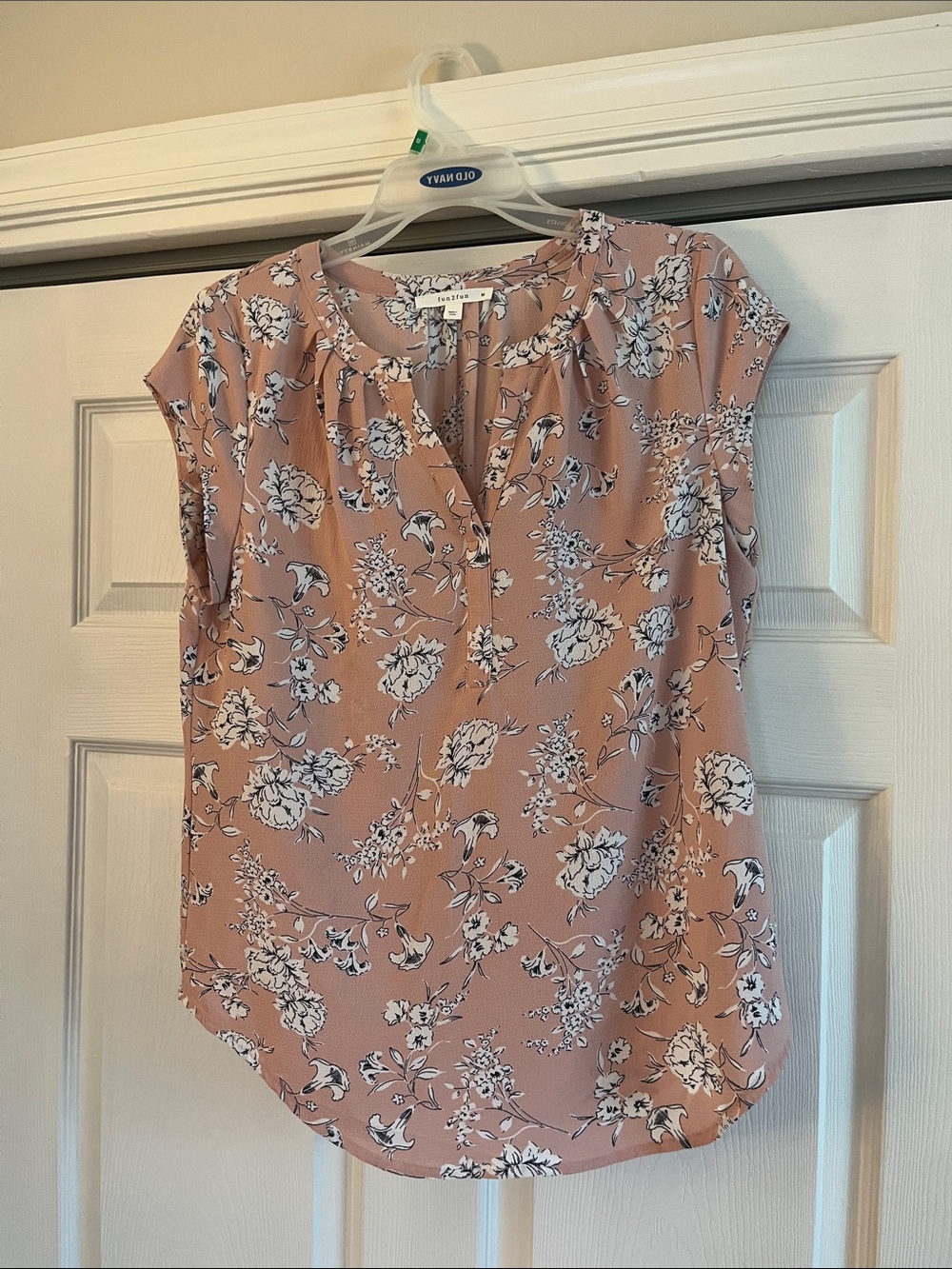 fun 2 fun Blush Pink Floral Cap-Sleeve Blouse